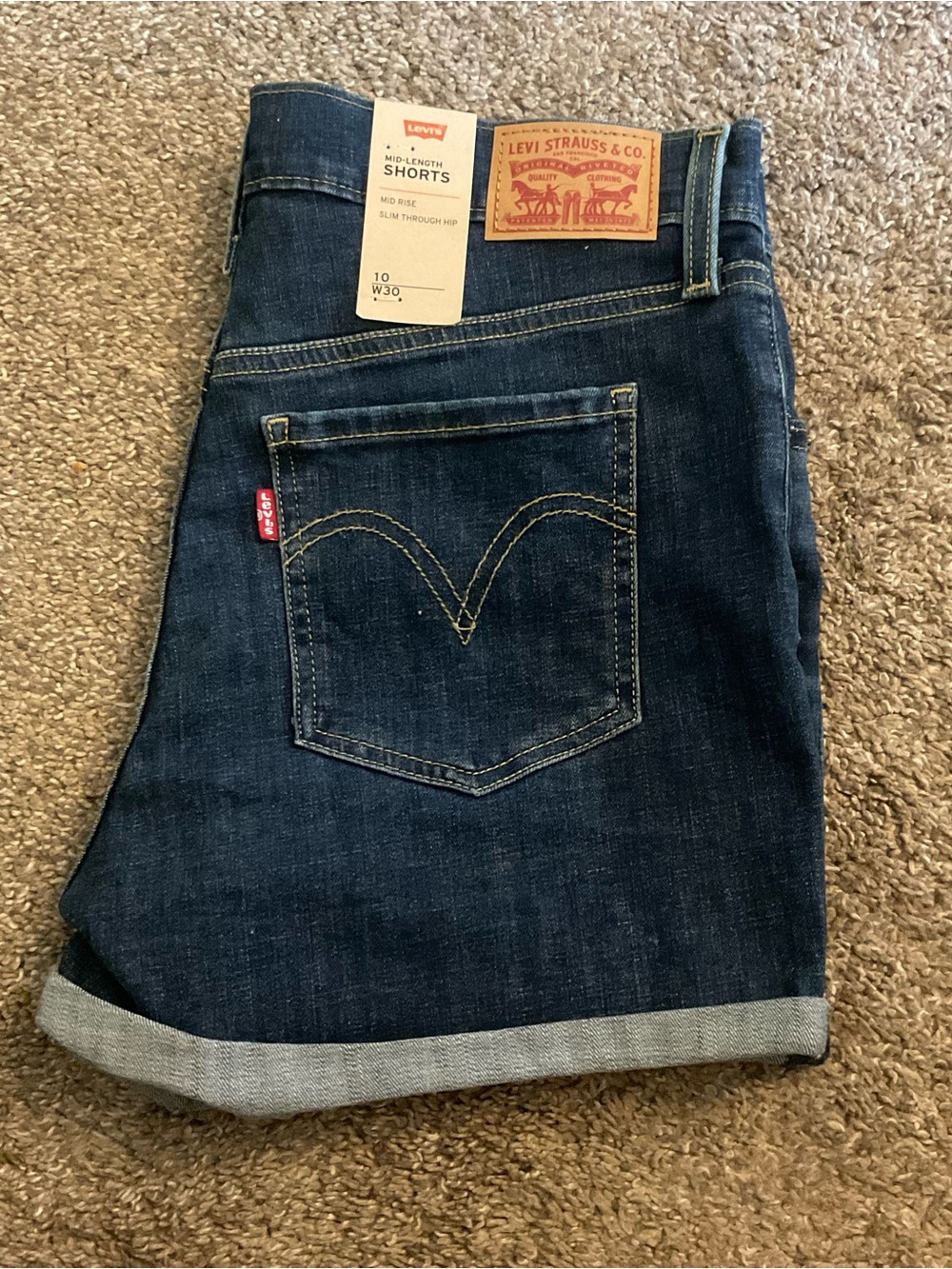 Levi’s Sculpt Mid Length Shorts 30 10 NWT